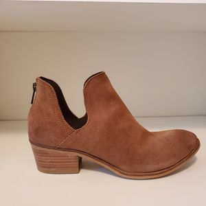 BCBG ankle boot
